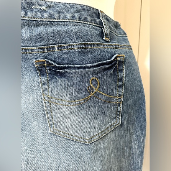 LOFT Low Rise Slim Boot Cut Denim Jeans Long Inseam Distressed Size 14 NWT - Picture 12 of 13